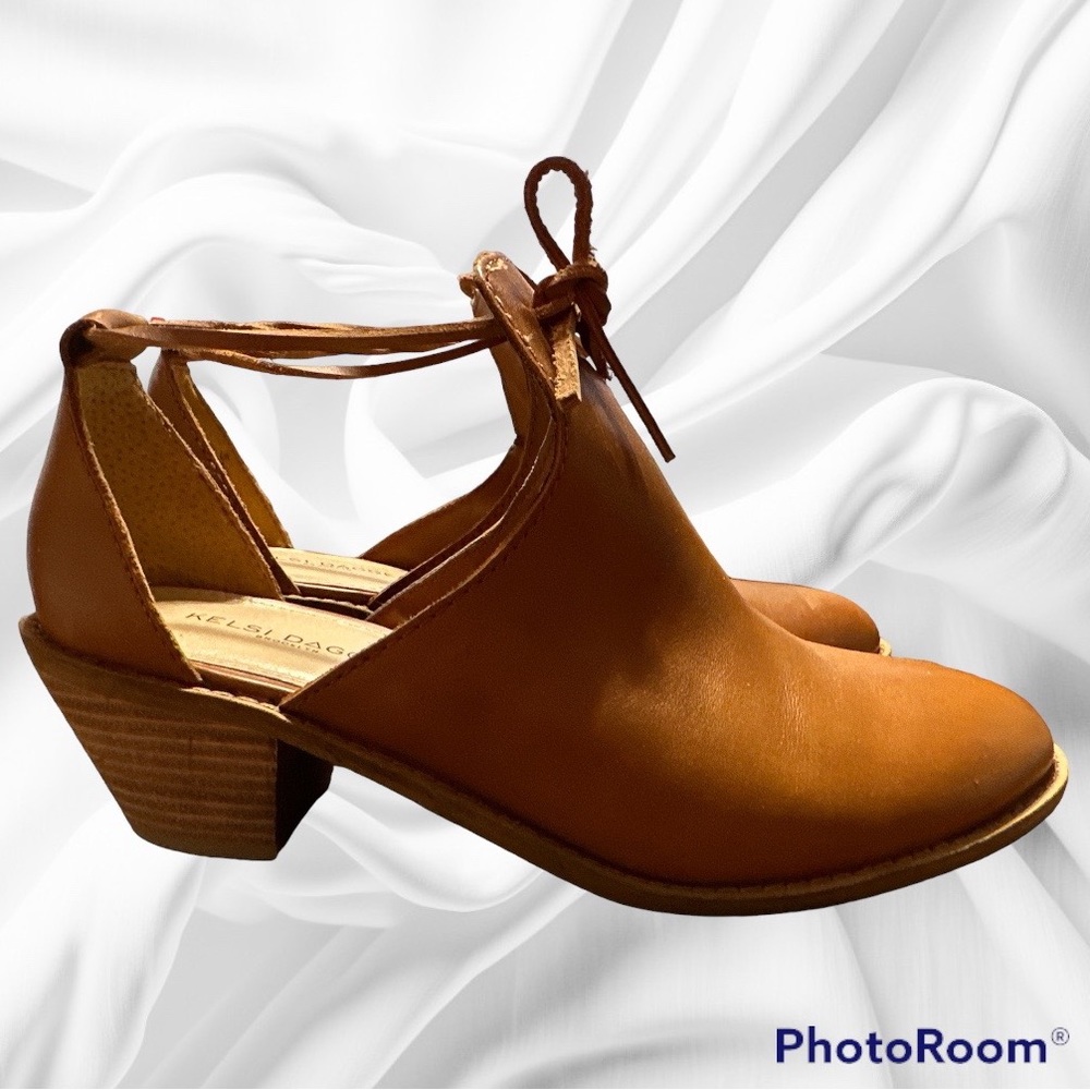 Kelsi Dagger Kalyn Leather Ankle Booties